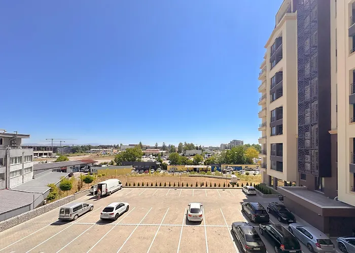 Modern 1bd Near Paradise Center & Vitosha Metro By Flat Manager アパート ソフィア